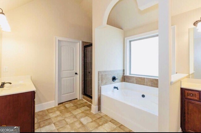 Building Photo - 75 Village Park Dr