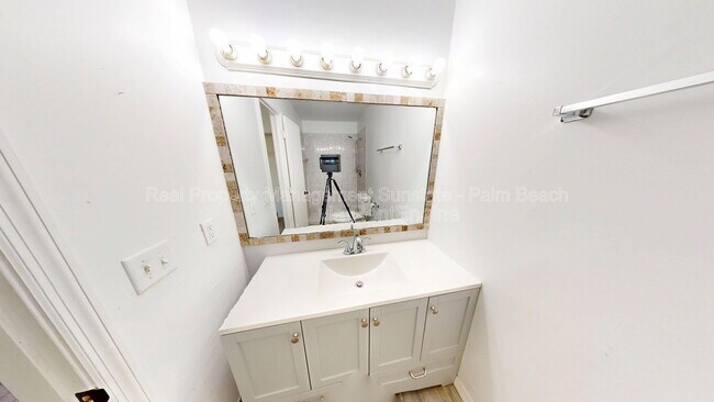 Building Photo - 13789 Bottlebrush Ct