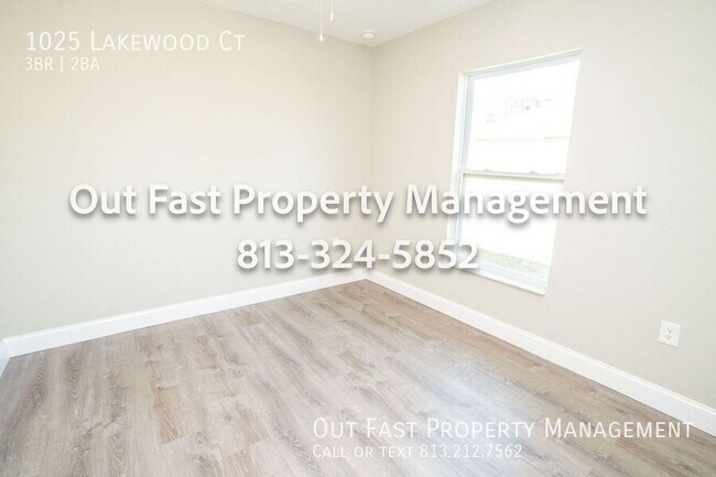 Building Photo - 1025 Lakewood Ct