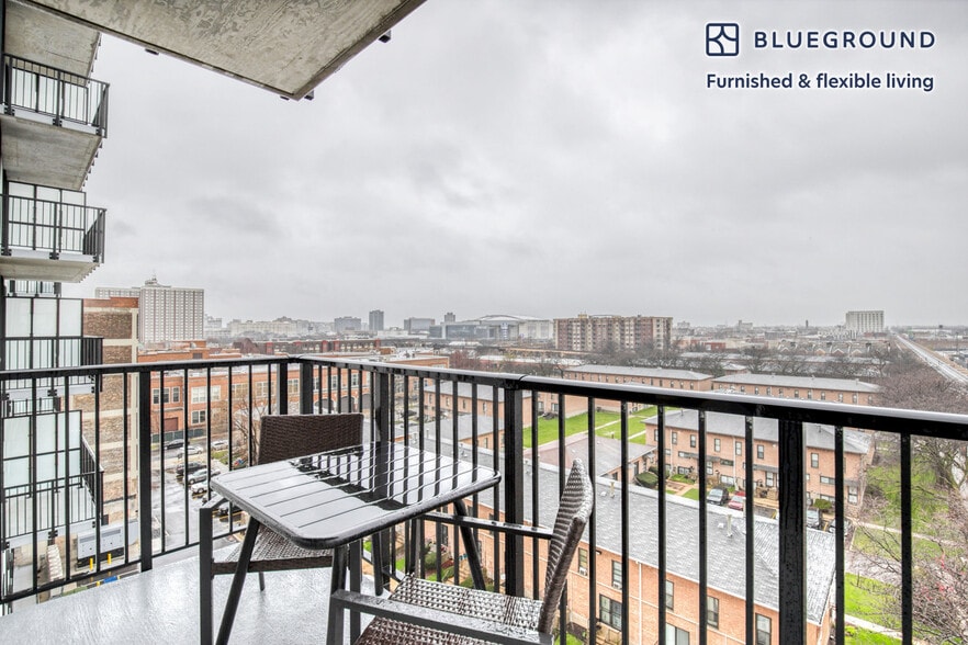 Building Photo - 150 N Ashland Ave