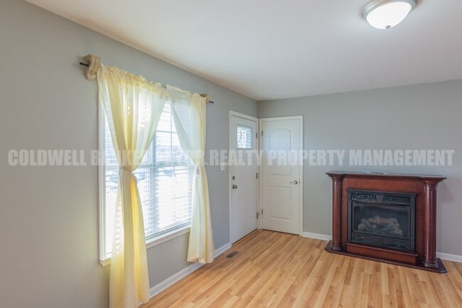 Building Photo - 345 Yoakum St