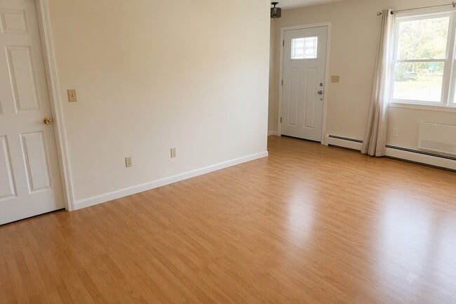 Building Photo - 4 Laird Dr