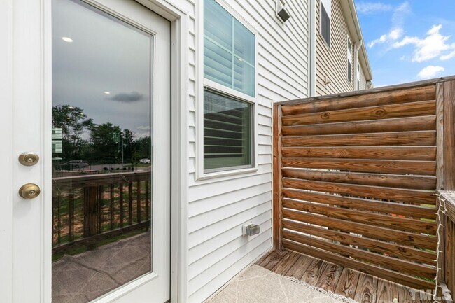 Building Photo - 4964 Southern Magnolia Dr