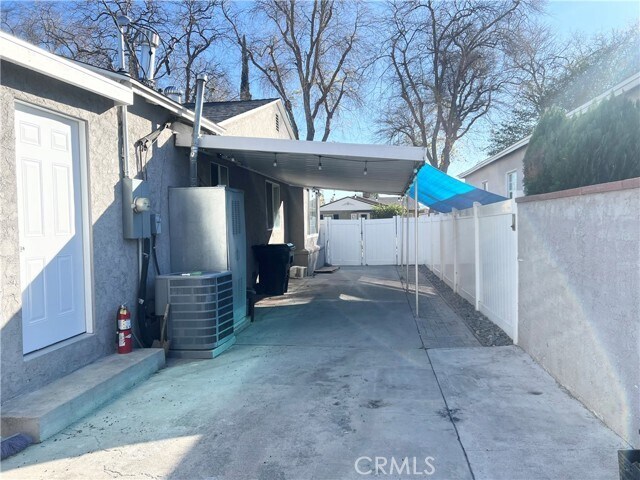 Building Photo - 732 Niles St