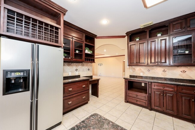 Building Photo - 6514 Grande Bay