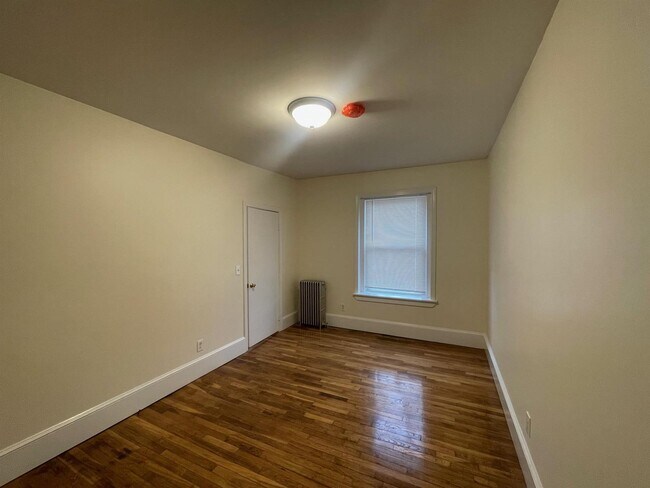 Building Photo - 10 Cypress St