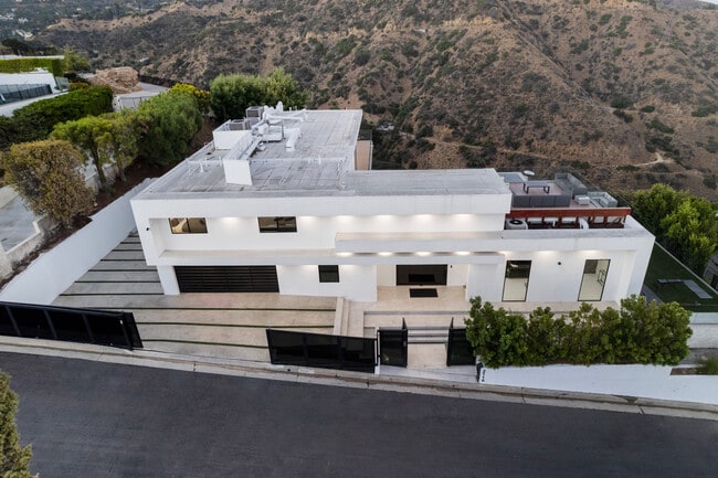 Building Photo - 2110 Hercules Dr