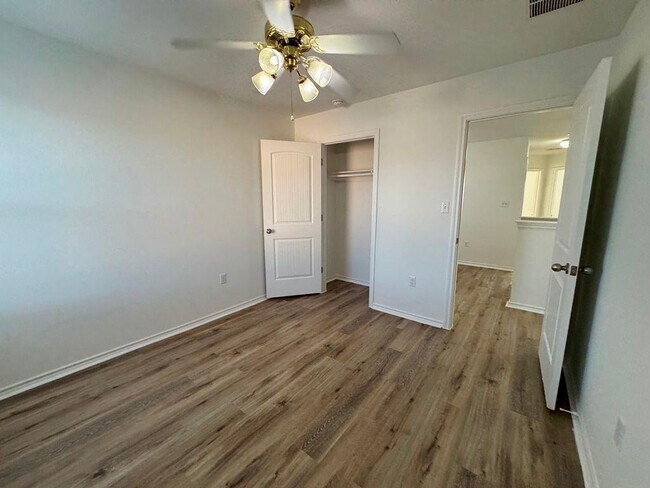 Building Photo - 15206 Walcott Dr