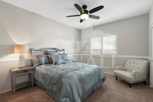 Building Photo - 2881 E Tonto Dr