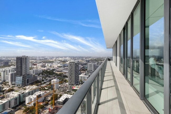 Building Photo - 480 NE 31st St