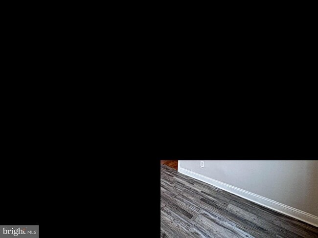 Building Photo - 4630 Hillside Rd SE