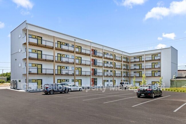 Building Photo - 901 E Main St