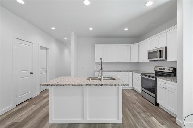 Building Photo - 422 N Elliott Ave