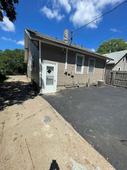 Building Photo - 3603 N 60th St
