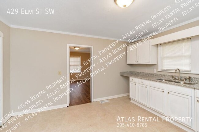 Building Photo - 429 Elm St SW