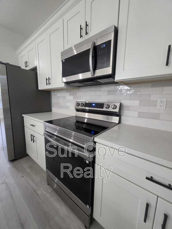 Building Photo - 7958 N Oberon Terrace