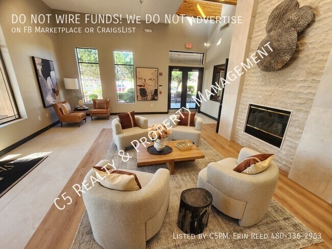 Building Photo - 1413 E Peach Tree Dr