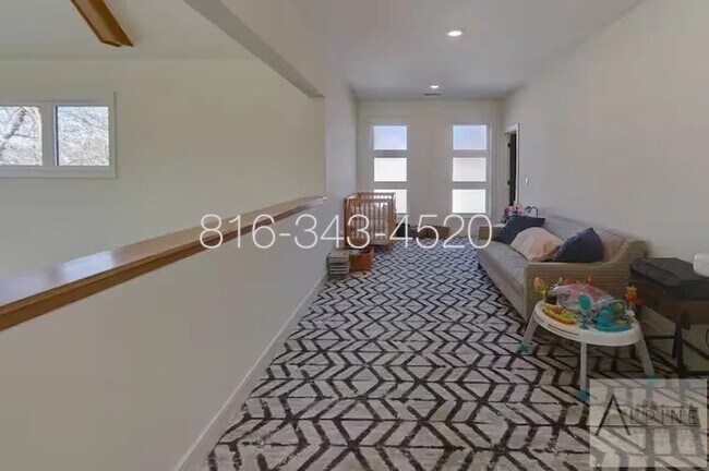 Building Photo - Fully Furnished Short or Mid Term Rental