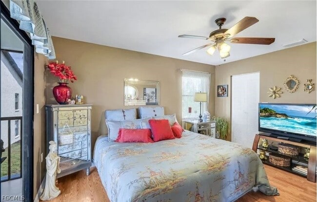 Building Photo - 9270 Lake Park Dr