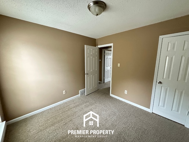 Building Photo - Charming 3BR/2BA Near Germantown | Fireplace & Bay Window Dining