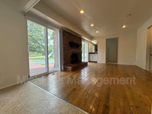 Building Photo - 3324 Bluett Rd
