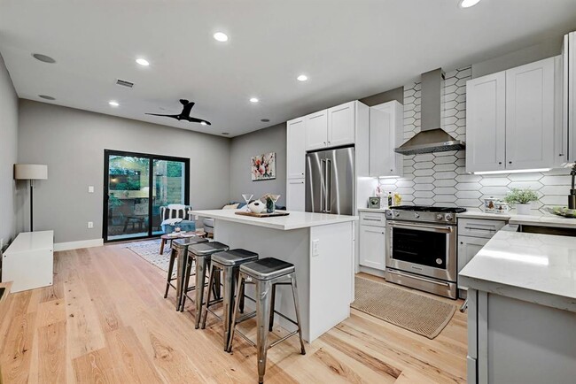Building Photo - 4313 Maybelle Ave