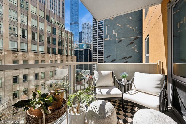 Building Photo - 160 E Illinois St