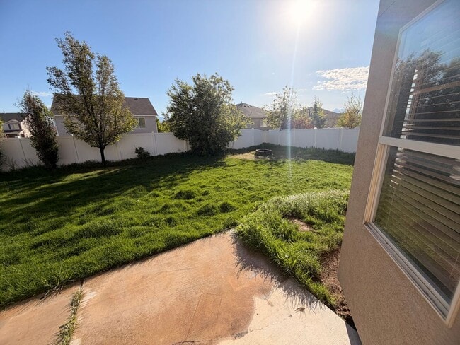 Building Photo - Bright & Spacious 5-Bedroom Home with 3-Car Garage – Available Now
