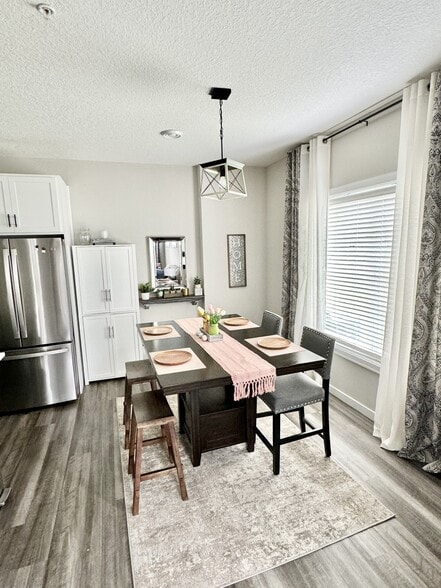 Dining Room - 7766 Lachman Ave NE