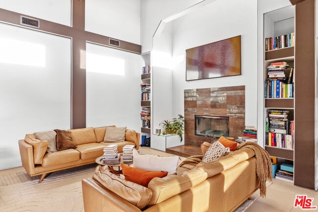 Building Photo - 2473 La Condesa Dr