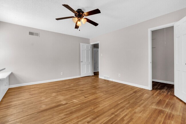 Building Photo - Newly Renovated 4-Bedroom Home in Germanto...