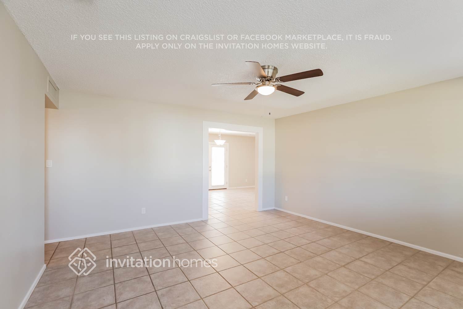 Building Photo - 617 E La Jolla Dr