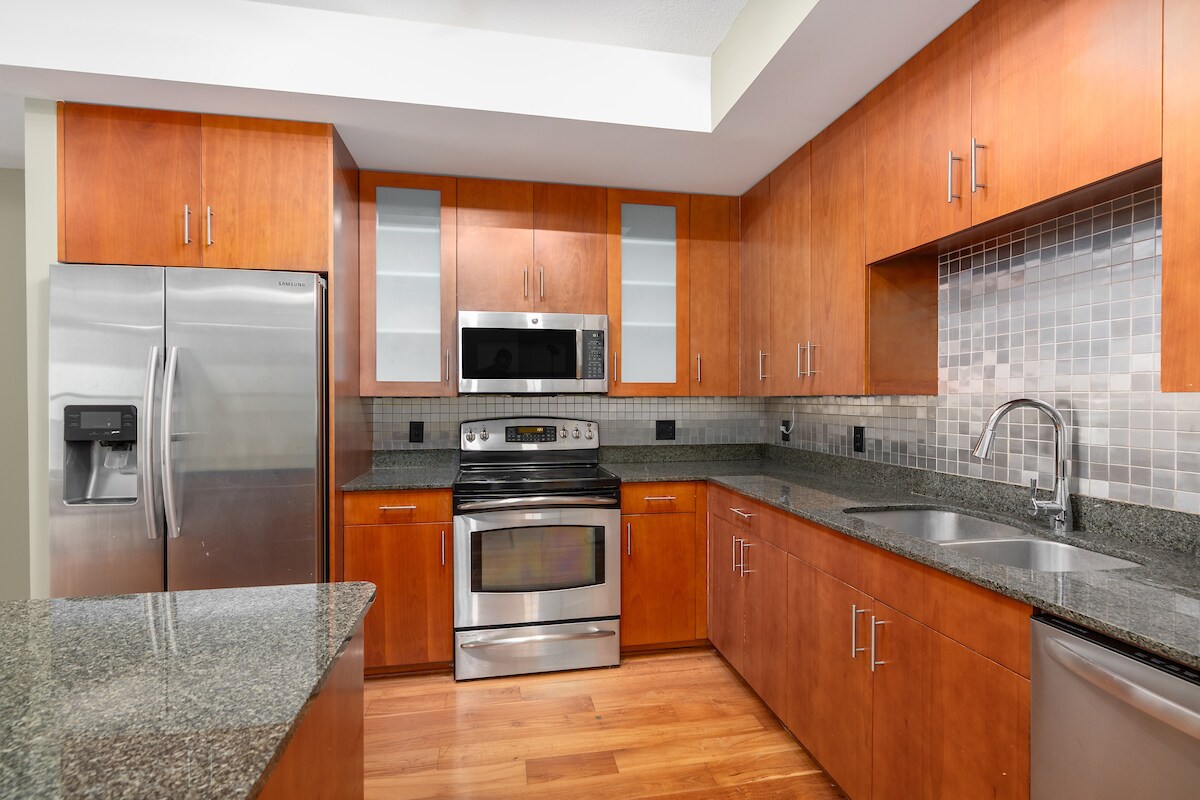 Building Photo - 910 M St NW