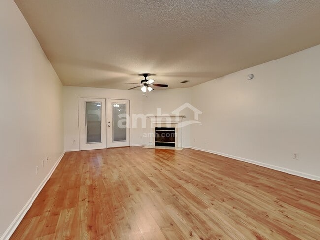 Building Photo - 3943 Hunters Lake Cir E