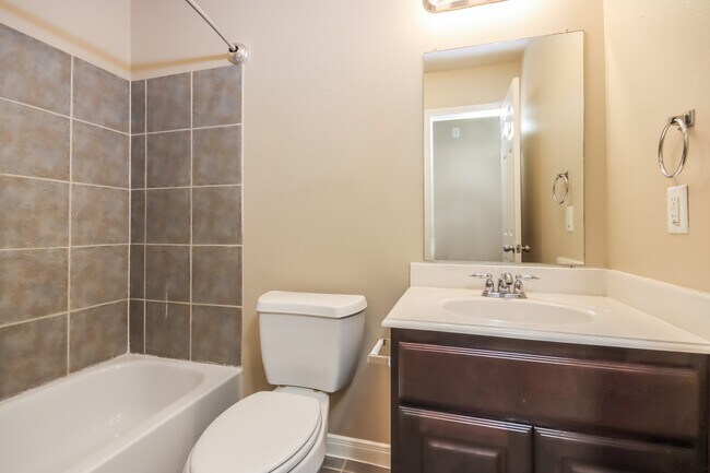 Building Photo - 308 Broken Pine Ct