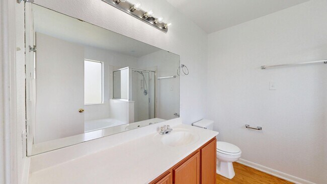 Building Photo - Great location in Killeen, TX Cozy and well maintained house