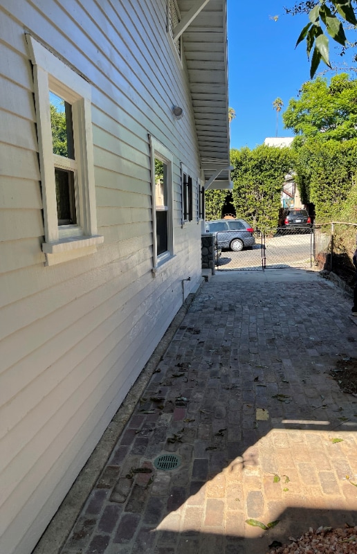 Building Photo - 2510 Elsinore St