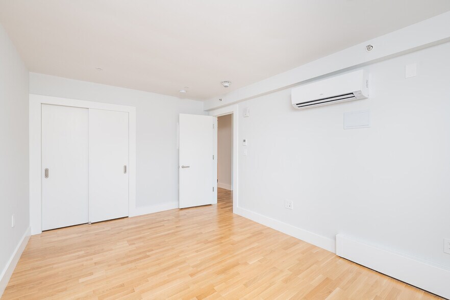 Building Photo - 1410 Columbia Rd