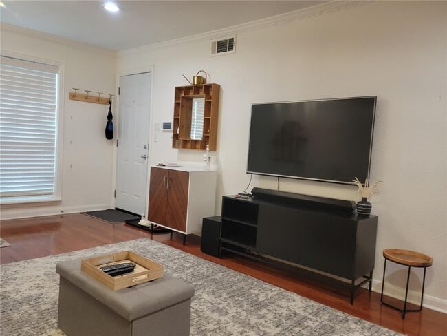 Building Photo - 5326 Fleetwood Oaks Ave