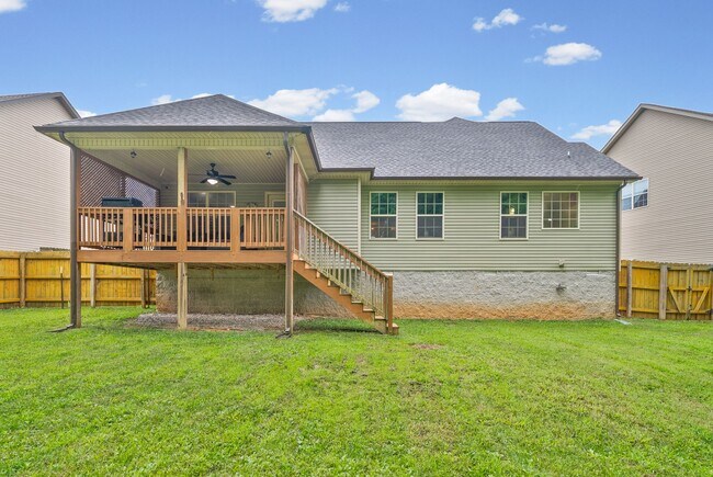 Building Photo - 125 Sycamore Hill Dr