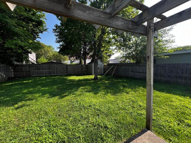 Building Photo - 2470 Dunsworth Dr