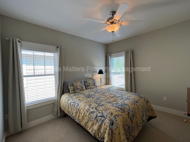 Building Photo - 1417 E Maxwell St