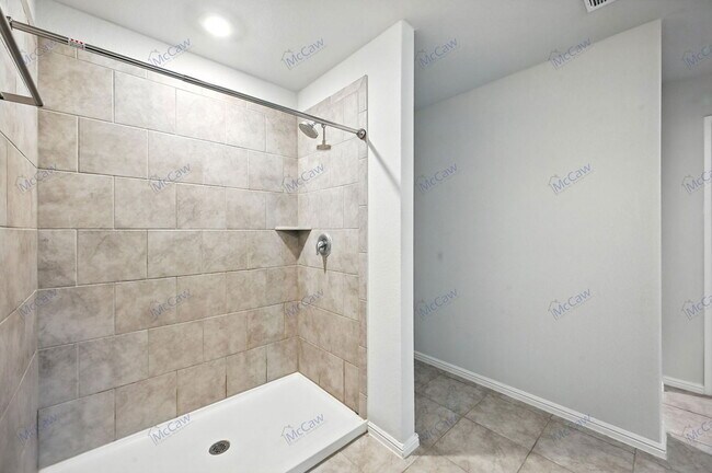 Building Photo - 3317 Winoak Dr