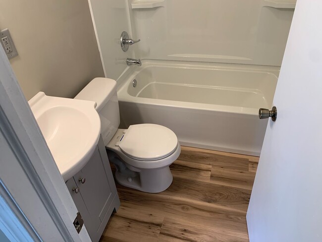 Building Photo - Like New Construction - Premium Finishes T...