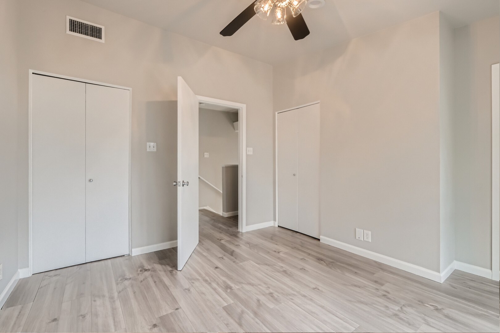 Building Photo - 8642 Fredericksburg Rd