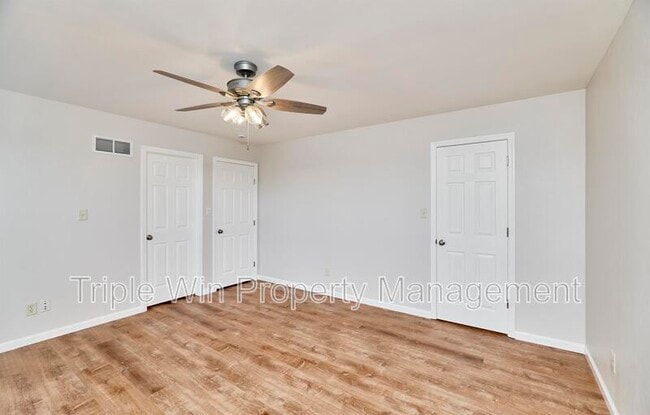 Building Photo - 152 Waterside Crossing Dr