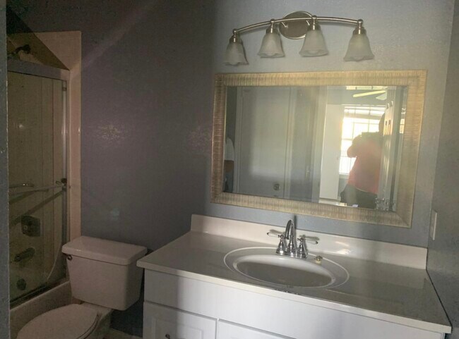 Building Photo - 1037 S Hiawassee Rd