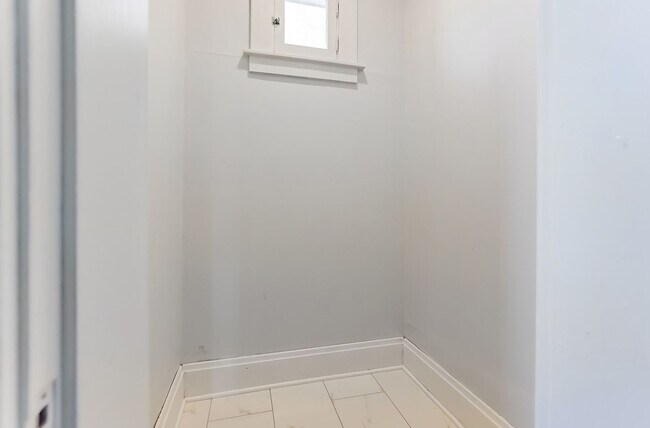 Building Photo - LEASING SPECIAL - sign a 13-month lease by 7/31/2026 and second month is free!