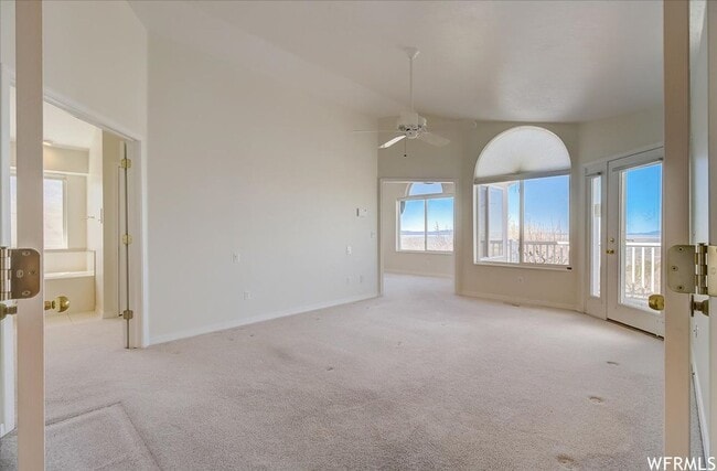 Building Photo - Large 6 Bedroom Home, 3 Car Garage, Gorgeo...