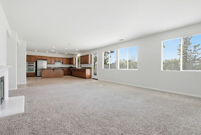 Building Photo - 1059 Vista Pointe Blvd